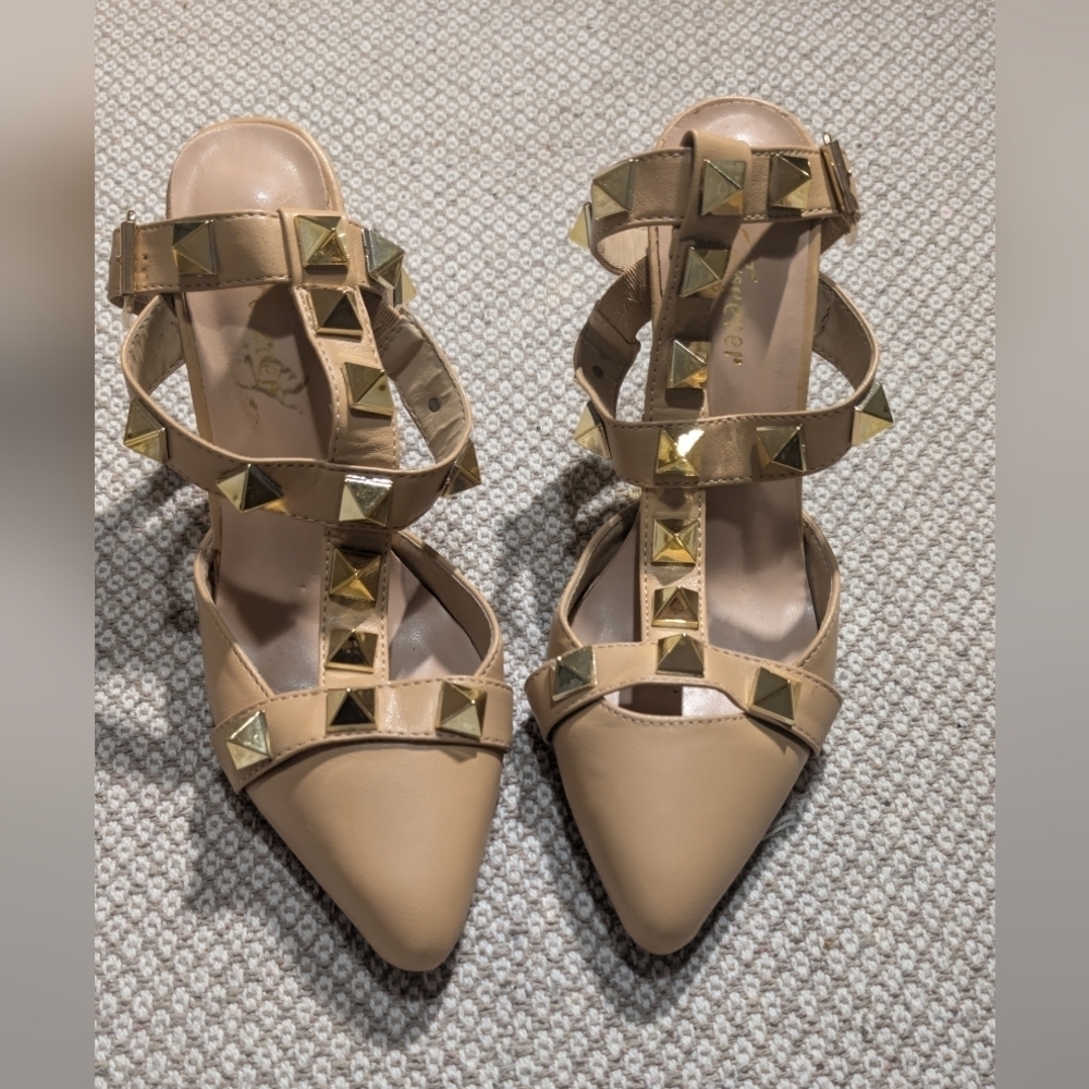 Forever 21 Tan Studded Heels